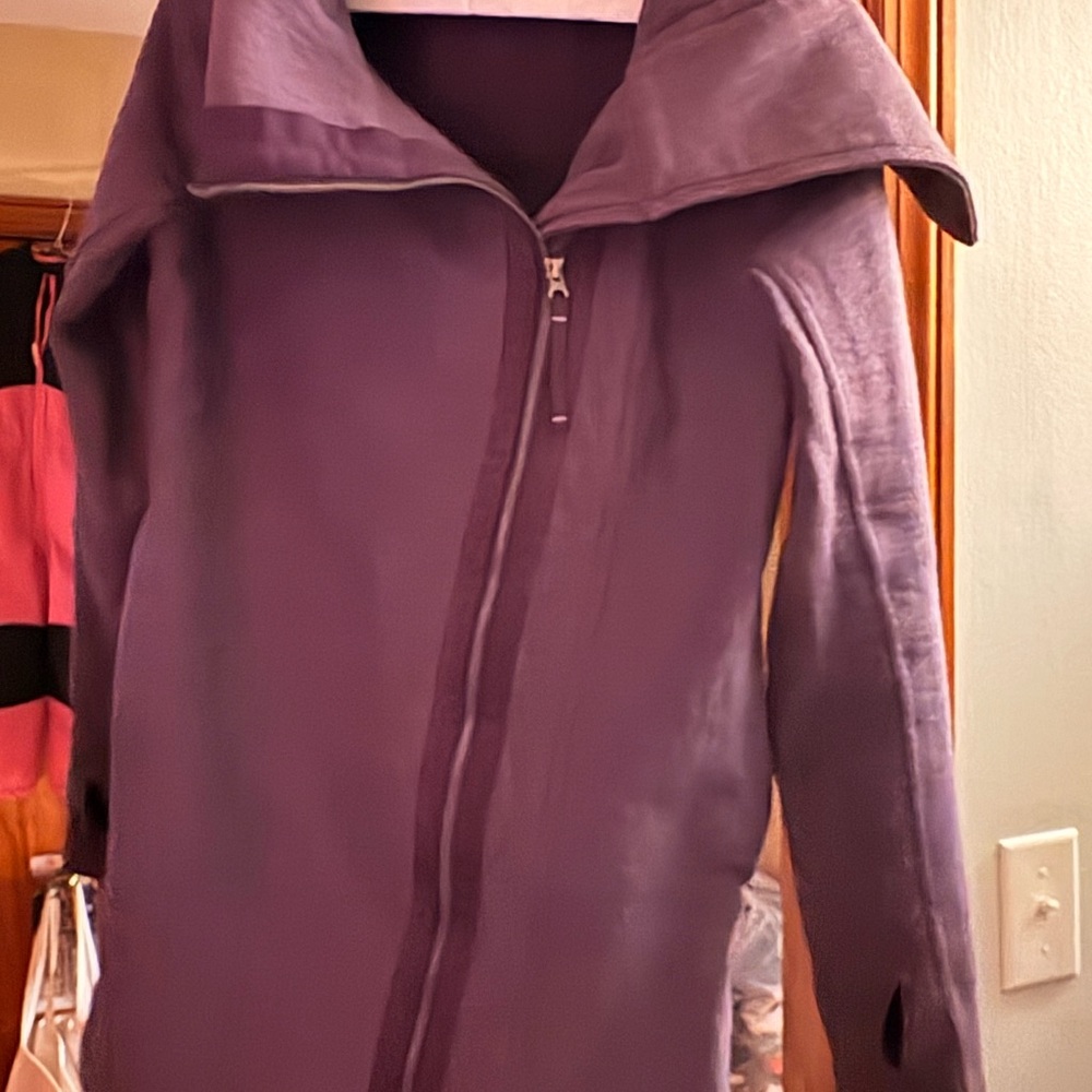 Elegant Women's Purple LULULEMON virasana blanket wrap double zipper cowl neck